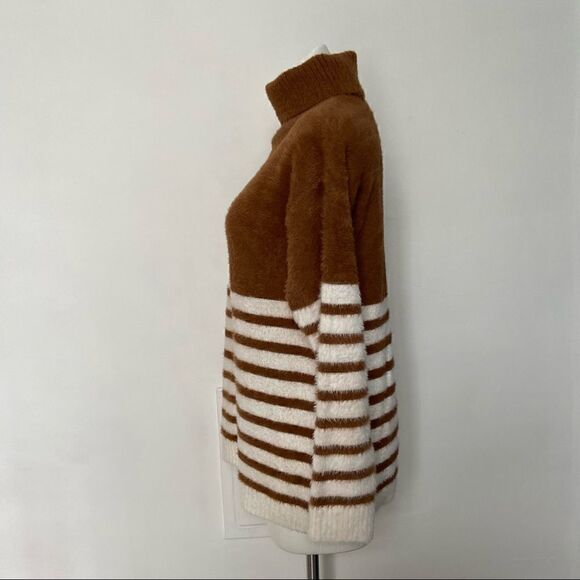 Staccato fuzzy Turtleneck Neutral stripe - Picture 5 of 7